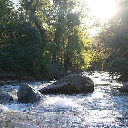 Riverside Lodge At Чімні-Рок Екстер'єр фото