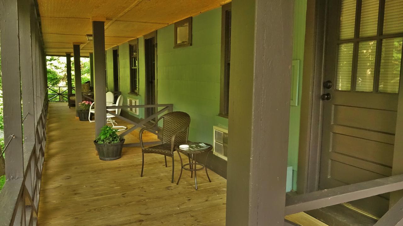 Riverside Lodge At Чімні-Рок Екстер'єр фото